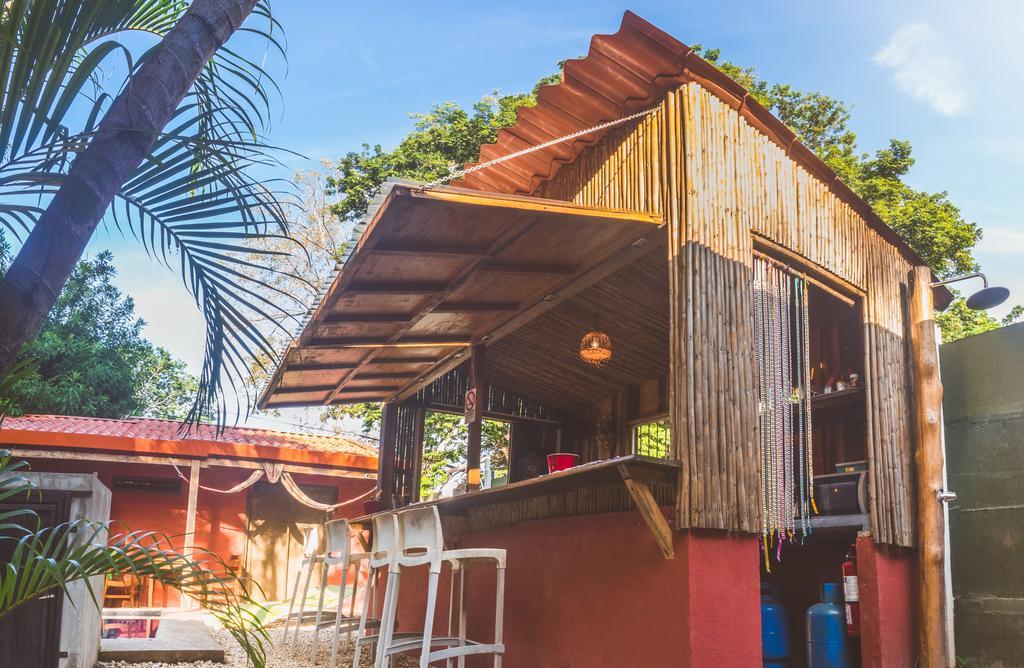 Hotel Mahayana Tamarindo Exterior photo