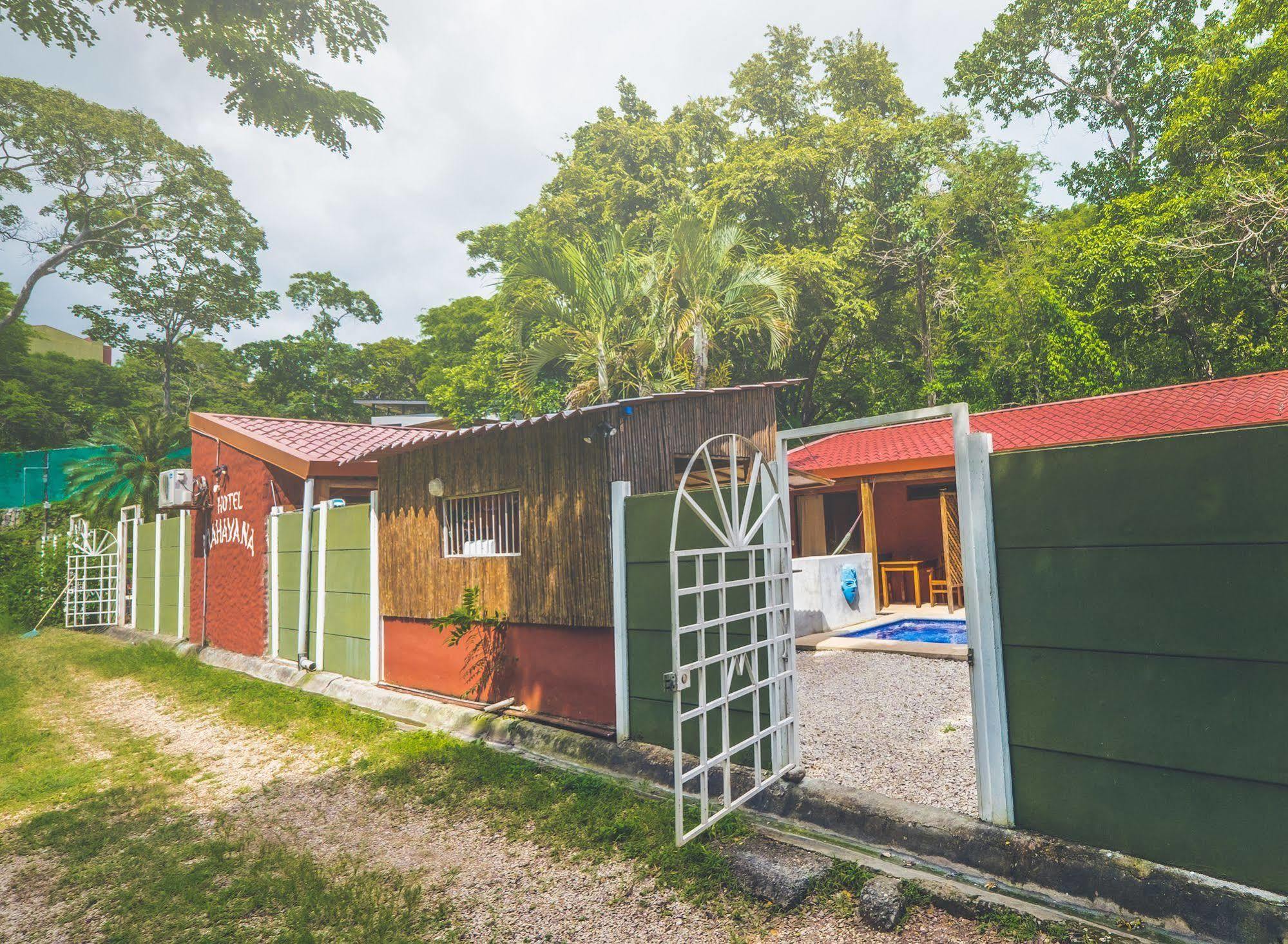 Hotel Mahayana Tamarindo Exterior photo